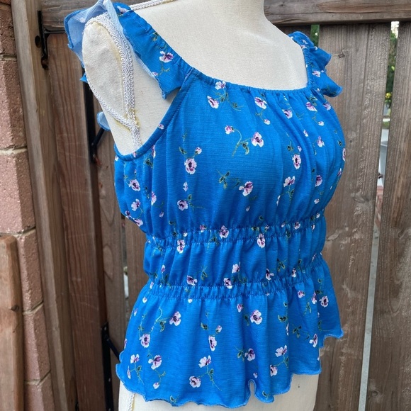 3 Pieces Size Medium Summer Tops Floral Print - Picture 4 of 16